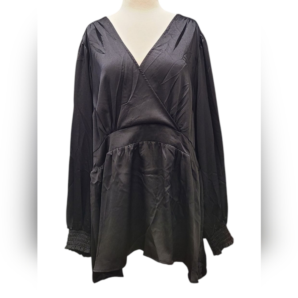 Black V-Neck Long Sleeve Blouse